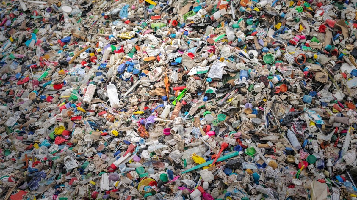 Evropa má plán, jak snížit množství plastového odpadu